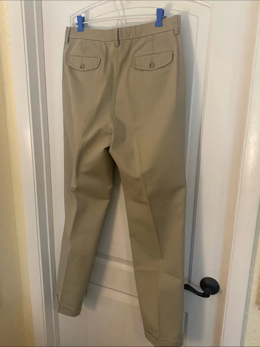 Banana Republic Khaki Chinos Pleated w/Cuffs 34R